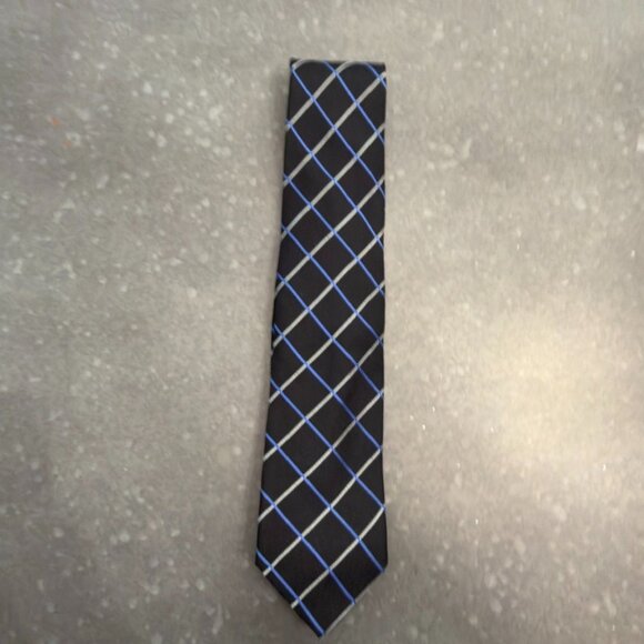 Michael Kors & Stafford Silk Tie Bundle – Classic Gray Paisley & Black Windowpan - Picture 5 of 16